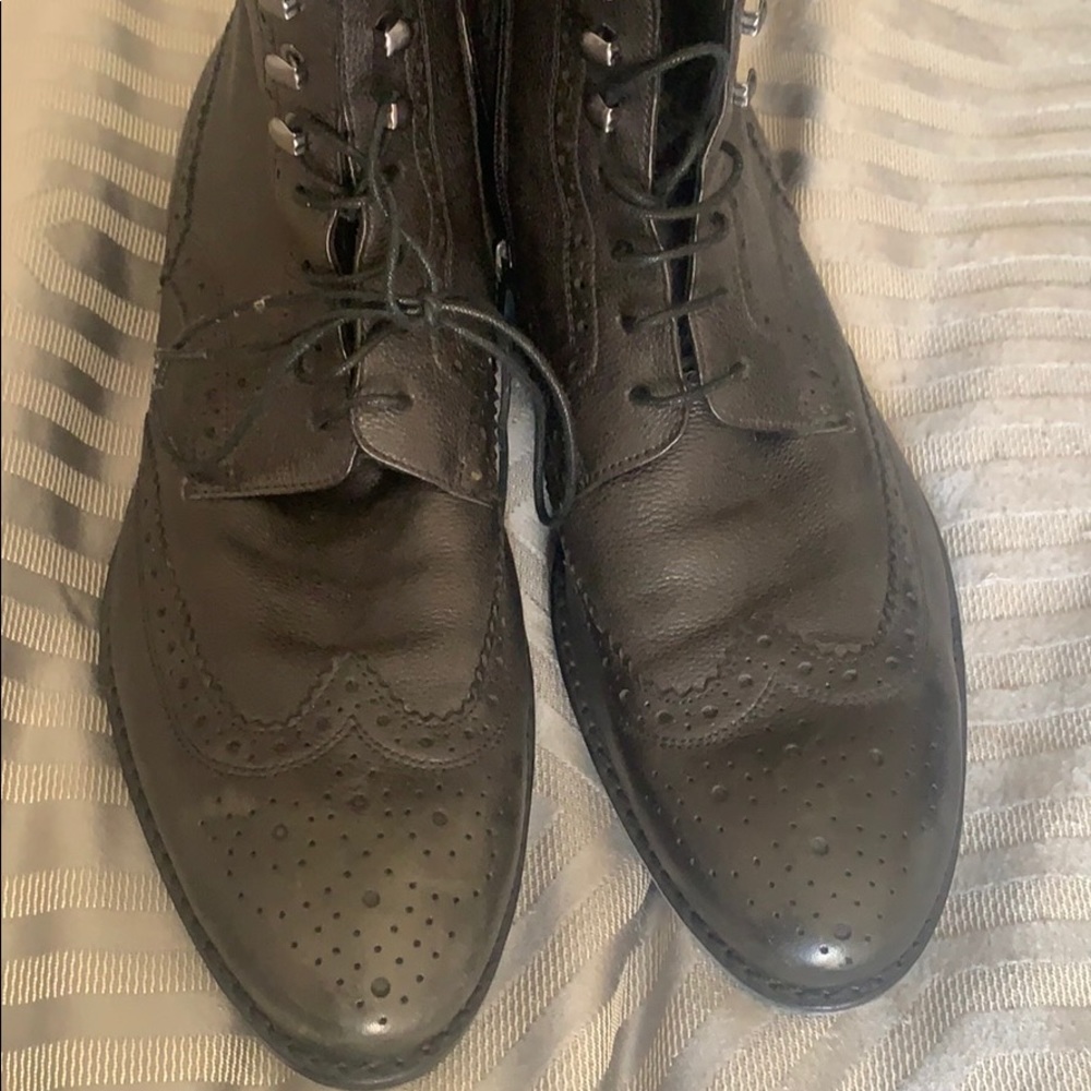 Really nice pair of Hugo Boss boots